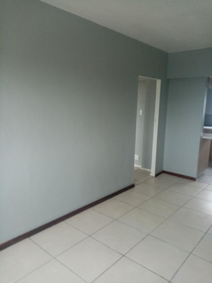 To Let 2 Bedroom Property for Rent in Belgravia Western Cape